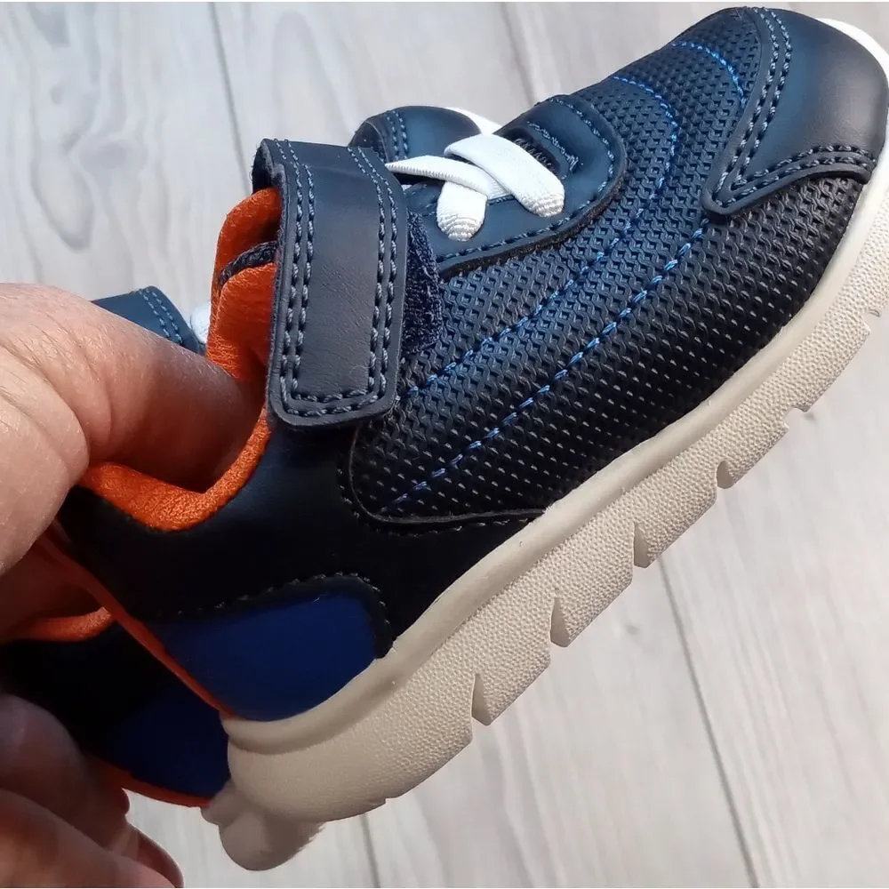 (19-3969) Carter's Shoes Sz 3